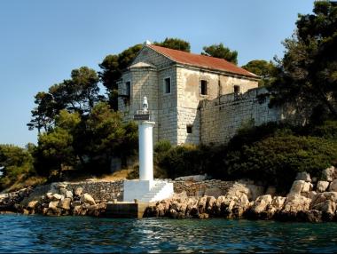 Как Хърватия разпродава островите си?