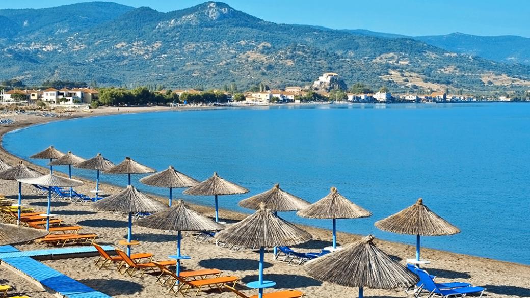 Гръцки курорти свалят цените наполовина
