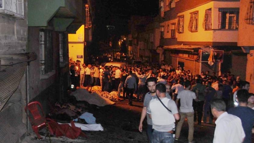 30 човешки живота отне атентат в Турция по време на сватба