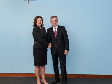 България не трябва да се справя сама с бежанския поток