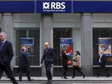 RBS поиска от 3000 клиенти да си потърсят друга банка