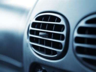 Опасен ли е климатикът в колите?