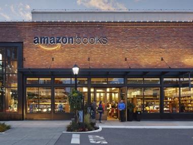 Amazon открива още три физически магазина