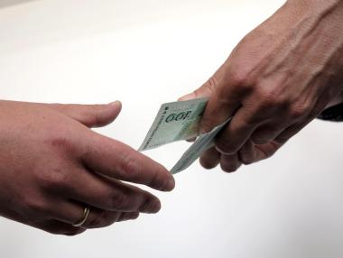 Българите задлъжняват все повече