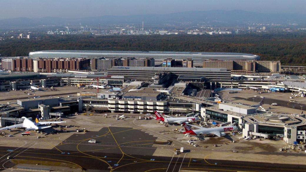 Евакуираха летището във Франкфурт