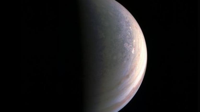 Величествените полюси на Юпитер