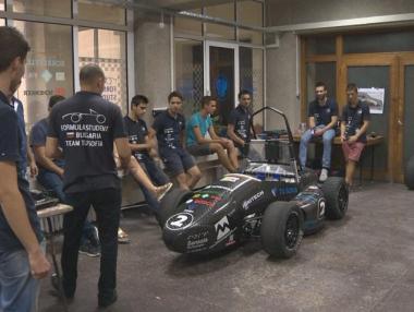 Студенти направиха първия български болид