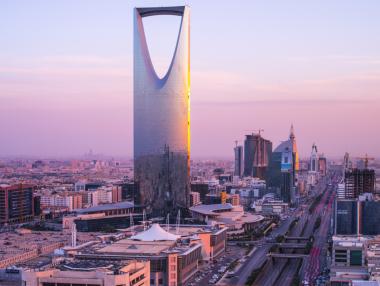 Саудитска Арабия е принудена да спре проекти за 20 млрд. долара