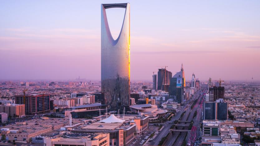 Саудитска Арабия е принудена да спре проекти за 20 млрд. долара