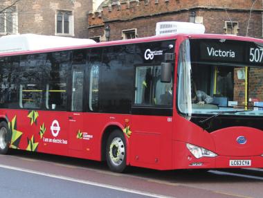 Рекорден брой електробуси тръгват по улиците на Лондон