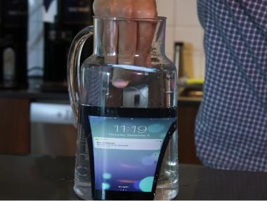 iPhone 7 наистина е водоустойчив