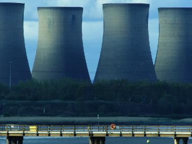 Глобалните инвестиции в енергетиката намаляват значително