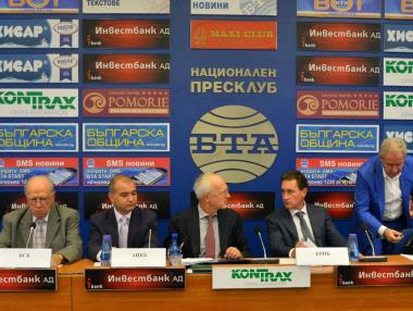 Работодателите спират преговори за минималните осигуровки