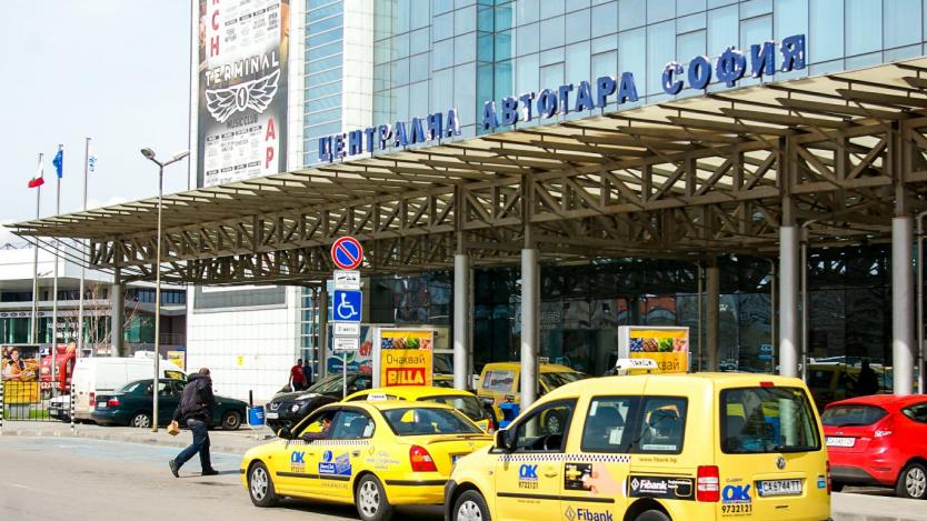 Всяко такси в София ще плаща по 850 лв. на година