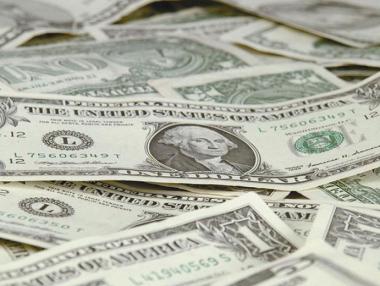 Доларът нарасна спрямо повечето основни валути