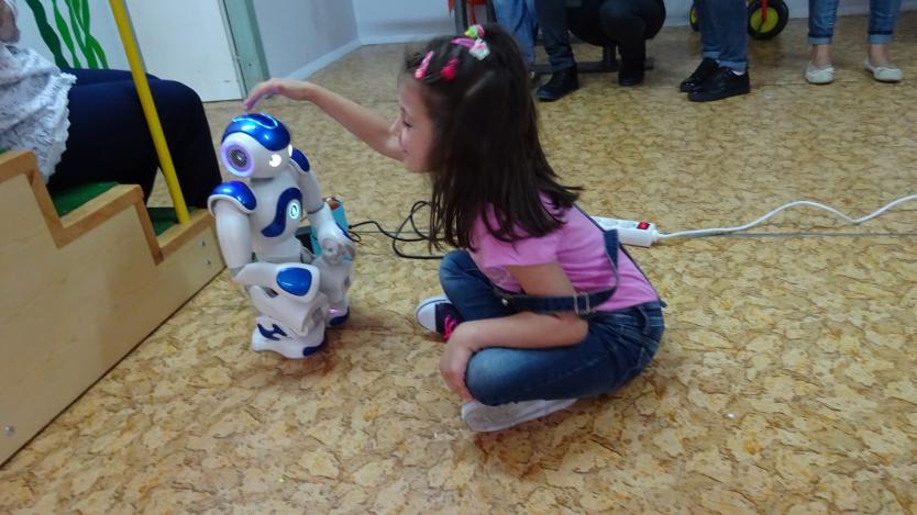 Хуманоиден робот ще помага на деца с увреждания у нас