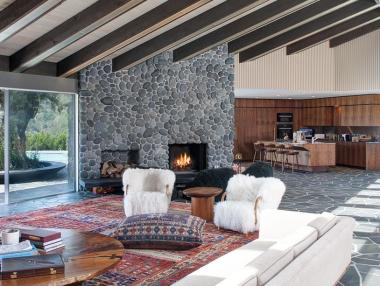 Адам Левин продава имението си в Бевърли Хилс