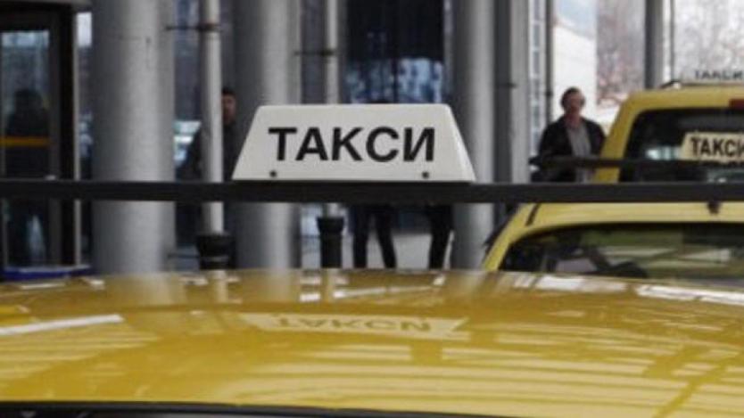 Данъкът за такситата в София става 850 лв. на година