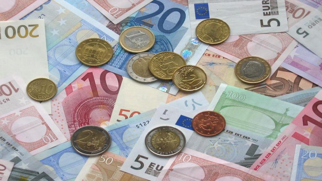 Еврото поскъпна след намаляването на страховете около Deutsche Bank