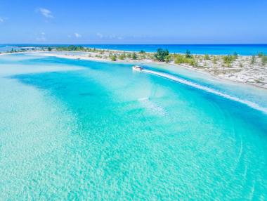 Безбрежно сините Търкс и Кайкос