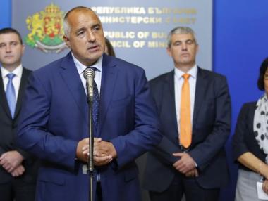 Вдигат с 10% заплатите на учителите