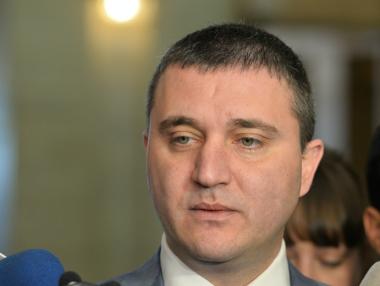 Горанов: Данъци няма да се увеличават през 2017 г.