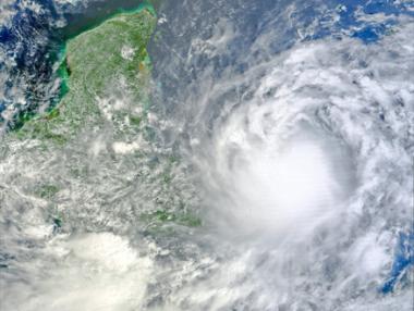 Ураганът Матю удари Хаити