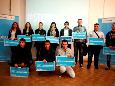 Благотворителна инициатива подпомага абитуриенти-сираци в България