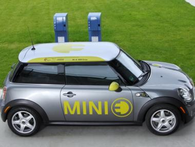 Първото електрическо MINI идва през 2019 г.