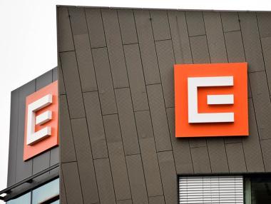 Клиенти на ЧЕЗ останаха без ток заради строителна фирма