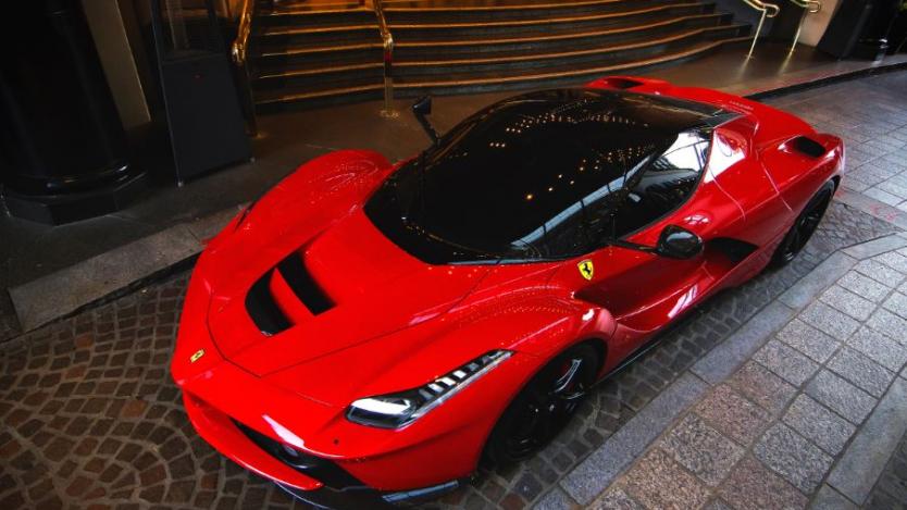 Ferrari ще прави само автоматик