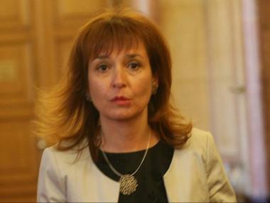 Русинова: За всички е полезно да няма слети почивни дни