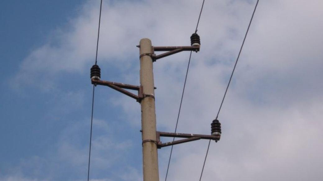 Скъсани кабели оставиха 5000 клиенти на ЧЕЗ без ток