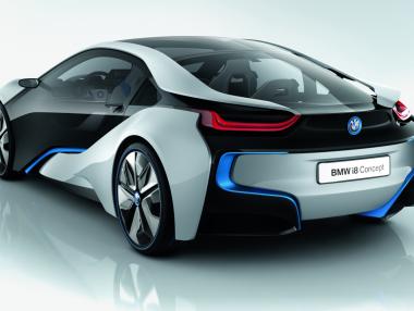 BMW влиза в сериозна битка с Tesla