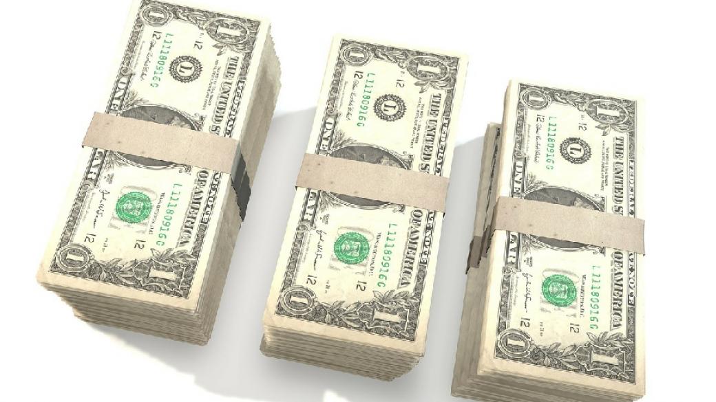 Доларът печели заради решението на ФЕД за лихвите