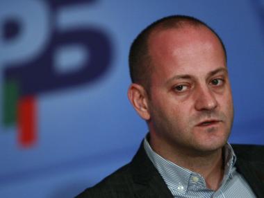 Радан Кънев: Трябва да предотвратим сливането на партия и държава