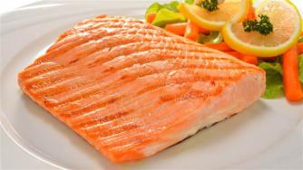 Диетолози: Сьомгата е най-токсичната храна в света