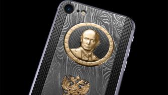 Позлатени iPhone 7 с лика на Путин бяха разпродадени