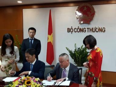 Виетнам има интерес към инвестиции в България, обяви Лукарски