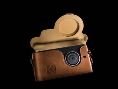 Kodak пусна смартфон, който изглежда като ретро камера