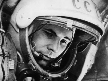 Оскверниха паметник на Юрий Гагарин в Черна гора