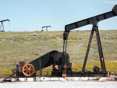 Планът на ОПЕК да вдигне изкуствено цените на петрола е пред провал