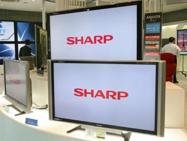 Sharp затваря два завода в Япония