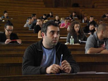 „Право“ вече ще се учи само редовно