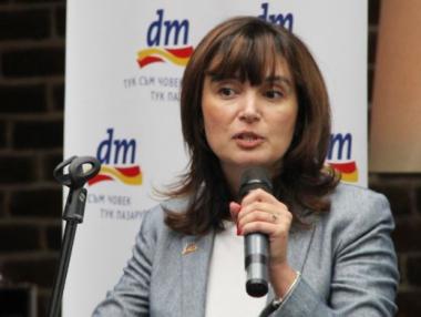 Средната заплата в dm е над 1200 лв.