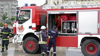 Моден магазин горя тази сутрин в центъра на София