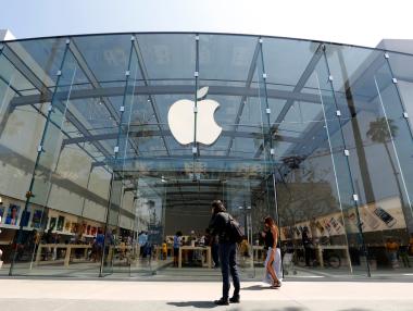 Apple отчете първи спад на приходите и печалбата от 2001 г.