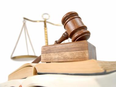 Хората с доходи под 300 лв. с право на безплатен адвокат