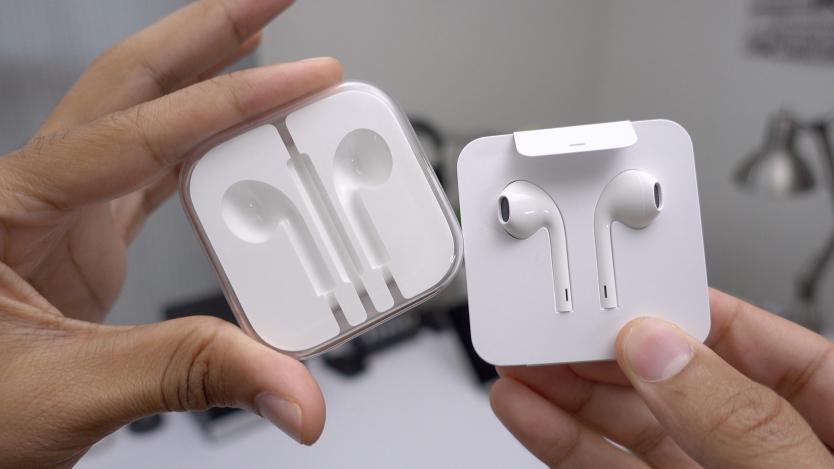 Apple забавя пускането на продажбите на безжичните слушалки