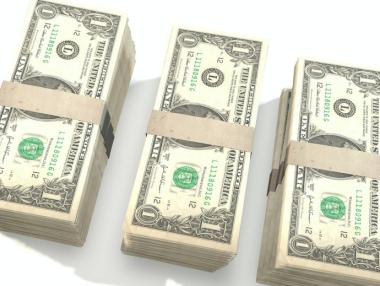 Силното представяне на долара продължава